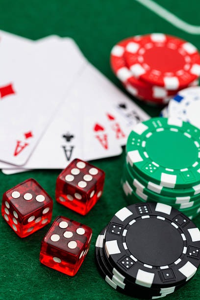 Smartphone screen displaying situs bento4d baccarat betting grid and dealer stream